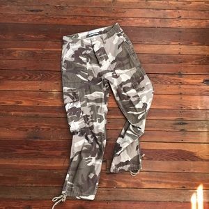 URBAN OUTFITTERS camo pants